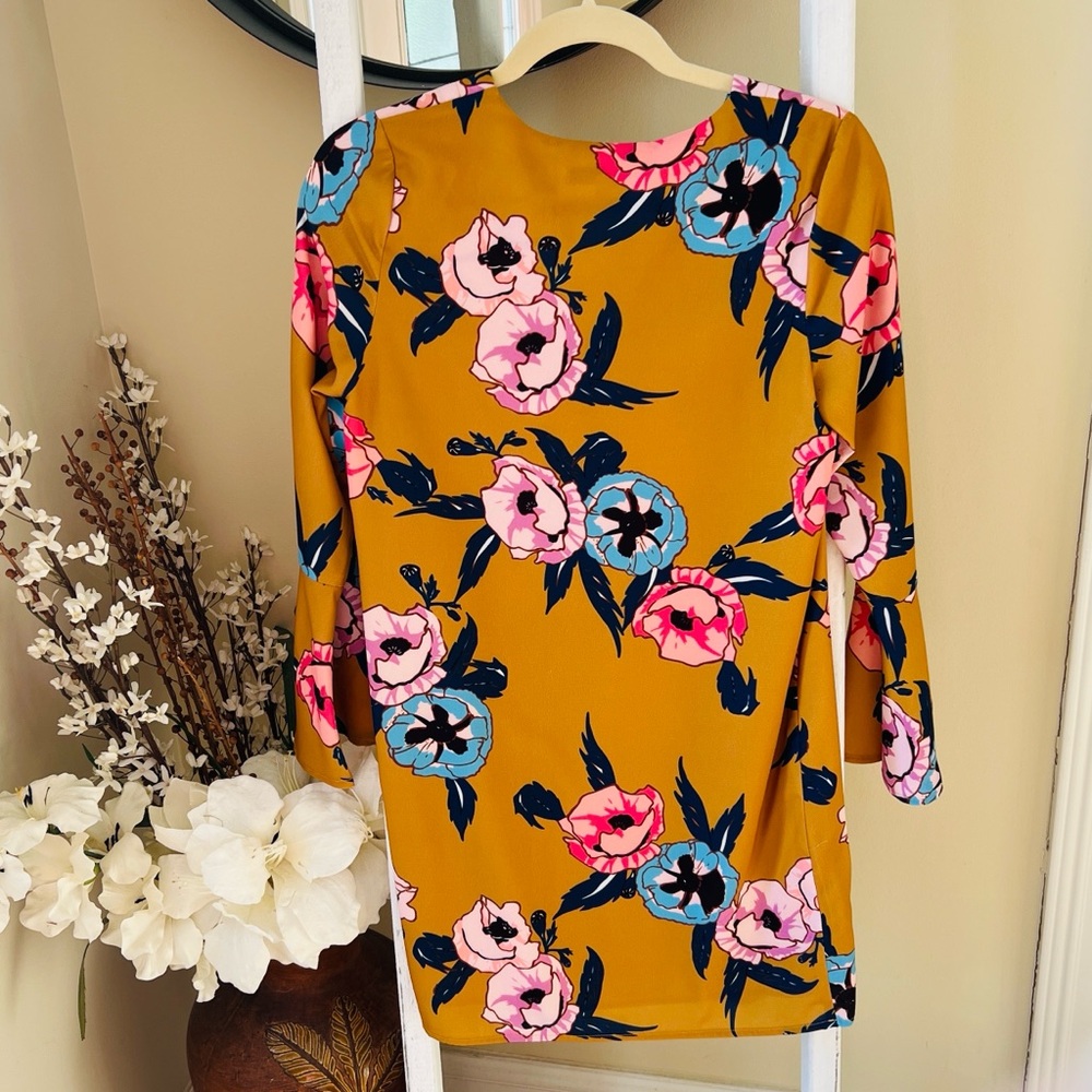 Joy Joy Yellow Gold Floral Dress. Size XS - Picture 4 of 4